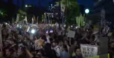 [Live] Over 100,000 people joined the demonstration　3