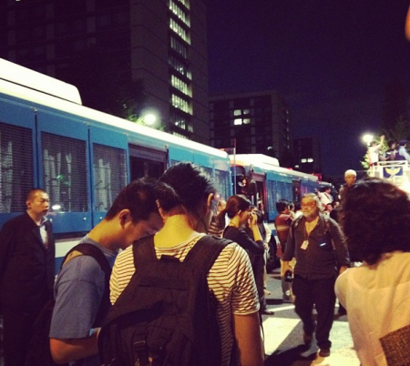 [Photos] Demonstration of 200,000 people occupied official residence54