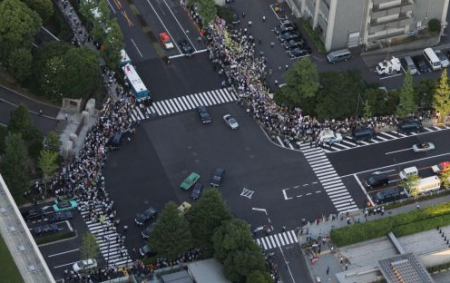 [Photos] Demonstration of 200,000 people occupied official residence77