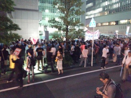 [Live] Organizer stopped protest, police shut down the exists of subway.9