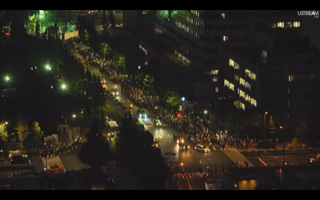 [Live] Police blocks official residence 2