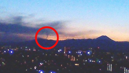 Strange shape of cloud beside Mt. Fuji