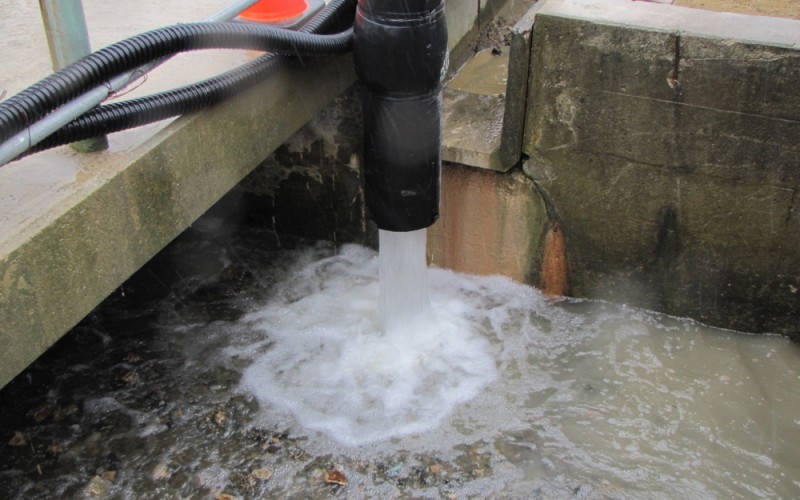 750 t of contaminated rainwater leaked to underground / “Bubble came up from the ground”